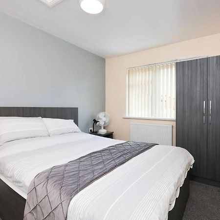 Oyo Honeycroft Lodge Uxbridge Dış mekan fotoğraf