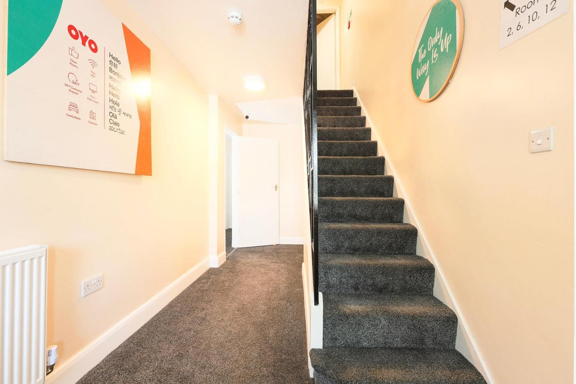 Oyo Honeycroft Lodge Uxbridge Dış mekan fotoğraf