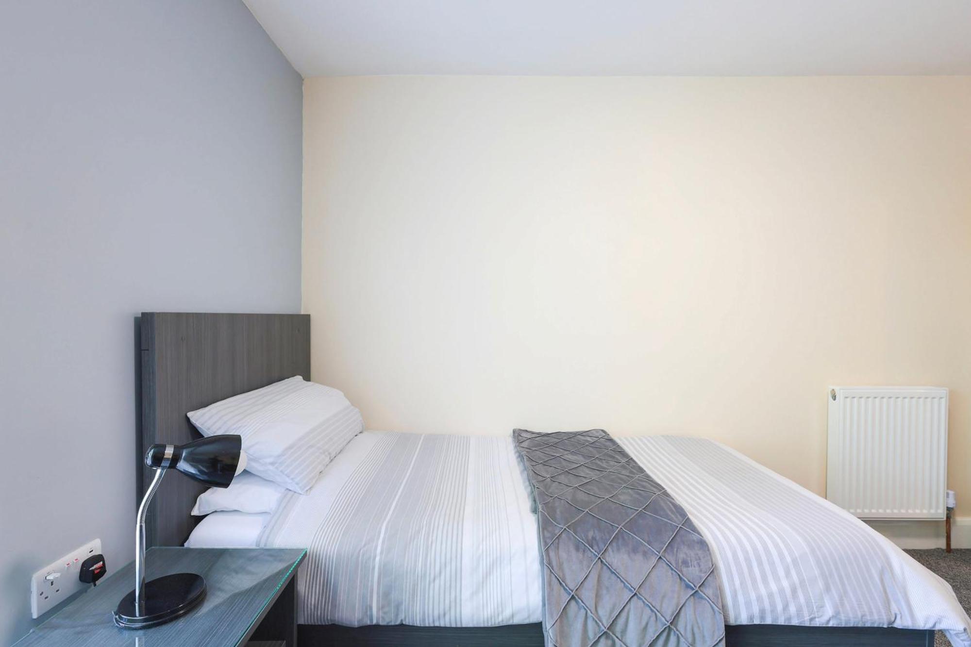 Oyo Honeycroft Lodge Uxbridge Dış mekan fotoğraf