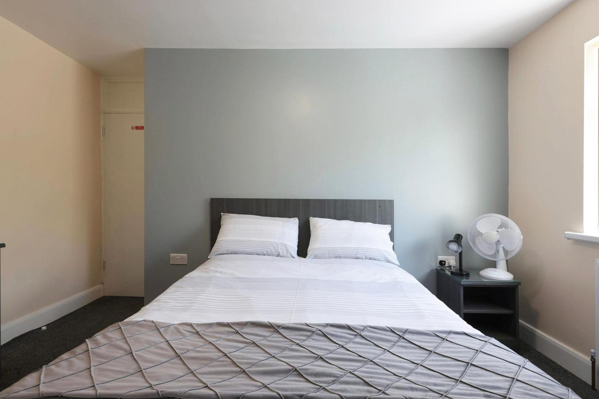 Oyo Honeycroft Lodge Uxbridge Dış mekan fotoğraf