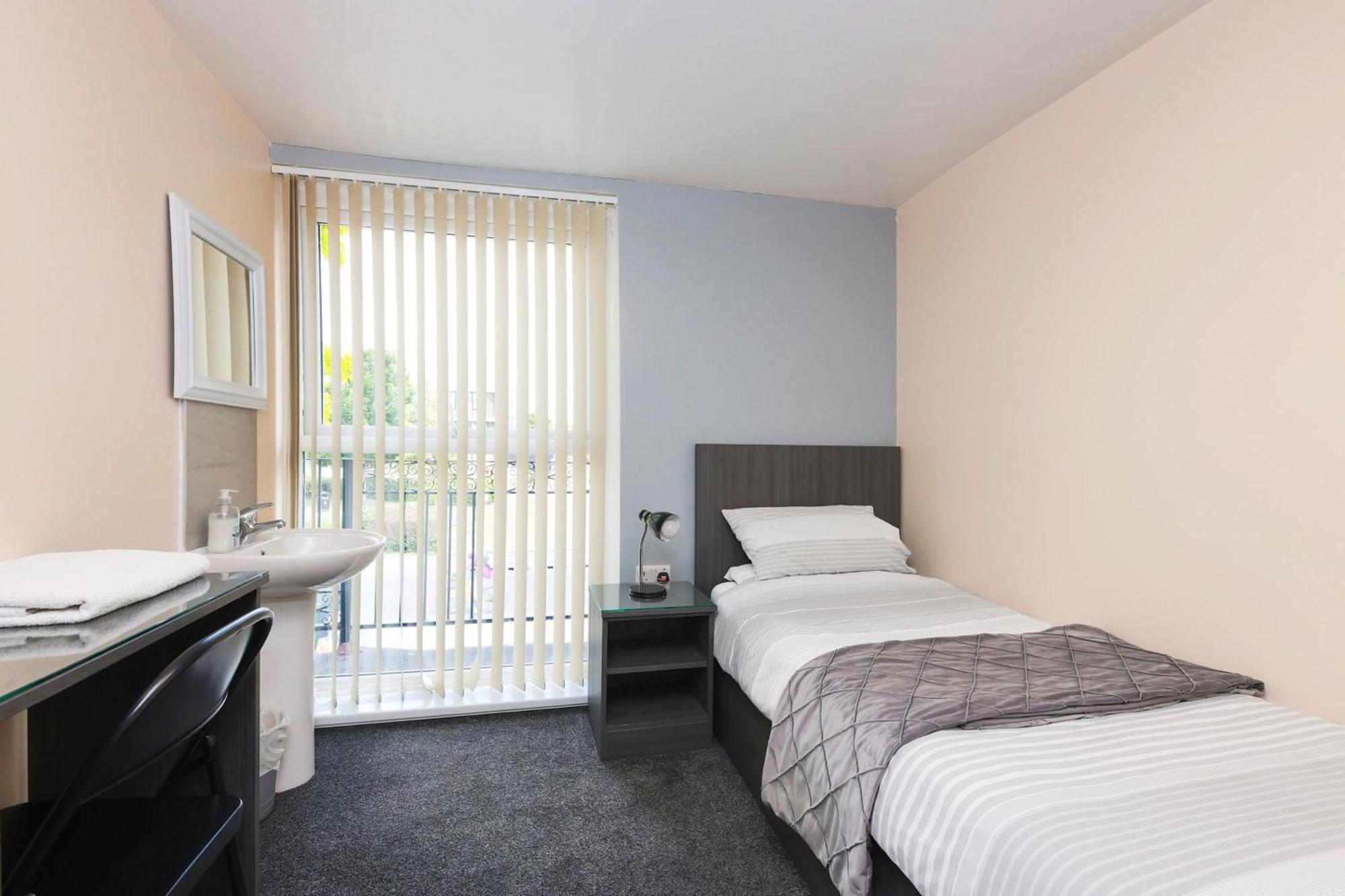 Oyo Honeycroft Lodge Uxbridge Dış mekan fotoğraf