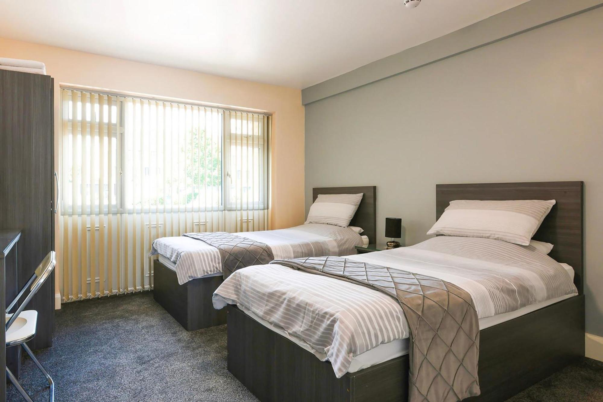 Oyo Honeycroft Lodge Uxbridge Dış mekan fotoğraf